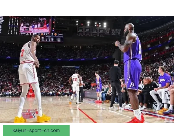 杜兰特称詹姆斯能打4到5年 末节仅出手2次重视团队篮球